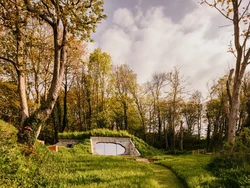 Unik! Bunker Bekas Perang Dunia II Kini Jadi Rumah Liburan