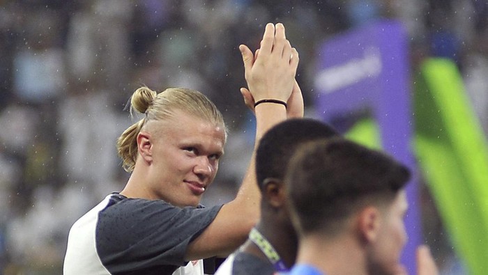 Soccer Football - Club World Cup - Final - Manchester City v Fluminense - King Abdullah Sports City, Jeddah, Saudi Arabia - December 22, 2023 Manchester Citys Erling Braut Haaland celebrates after winning the Club World Cup final REUTERS/Osama Abd El Naby
