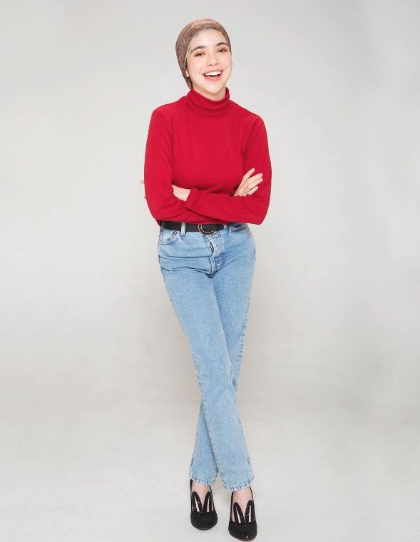 Isabelle Tramp, Putri Ayu Azhari