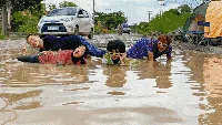 Jalanan Viral di Lampung Tengah: Dulu Kubangan, Beton Mulus Kemudian