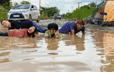 Jalanan Viral di Lampung Tengah: Dulu Kubangan, Beton Mulus Kemudian