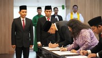 Jay Idzes diambil sumpahnya di Kanwil Kemenkumham, Jakarta, Jumat (28/12/2023) pagi WIB. Foto: Dok. PSSI