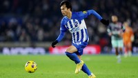 Kaoru Mitoma memilih bertahan di Brighton, meski sempat diincar Al Nassr dan Bayern Munich. Mitoma sudah kemas 50 penampilan di Liga Inggris dan bikin 21 gol (REUTERS/IAN WALTON)