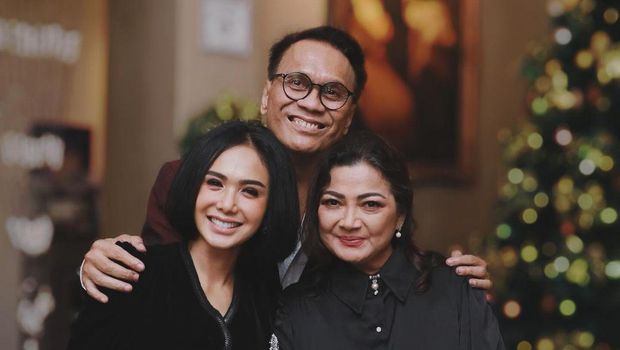 Keluarga Yuni Shara