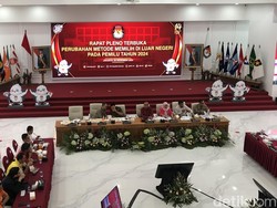 Gelar Pleno, KPU Umumkan Penyesuaian Metode Memilih bagi WNI di Luar Negeri