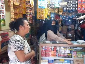 Pasutri Gasak Beras 20 Kg Terekam CCTV, Modus Tanya Susu Coklat