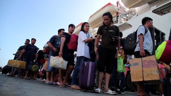 Mudik Tahun Baru 2024 dengan KM Dorolonda