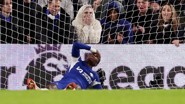 Soccer Football - Premier League - Chelsea v Crystal Palace - Stamford Bridge, London, Britain - December 27, 2023 Chelsea's Nicolas Jackson reacts after missing a chance to score REUTERS/David Klein NO USE WITH UNAUTHORIZED AUDIO, VIDEO, DATA, FIXTURE LISTS, CLUB/LEAGUE LOGOS OR 'LIVE' SERVICES. ONLINE IN-MATCH USE LIMITED TO 45 IMAGES, NO VIDEO EMULATION. NO USE IN BETTING, GAMES OR SINGLE CLUB/LEAGUE/PLAYER PUBLICATIONS.
