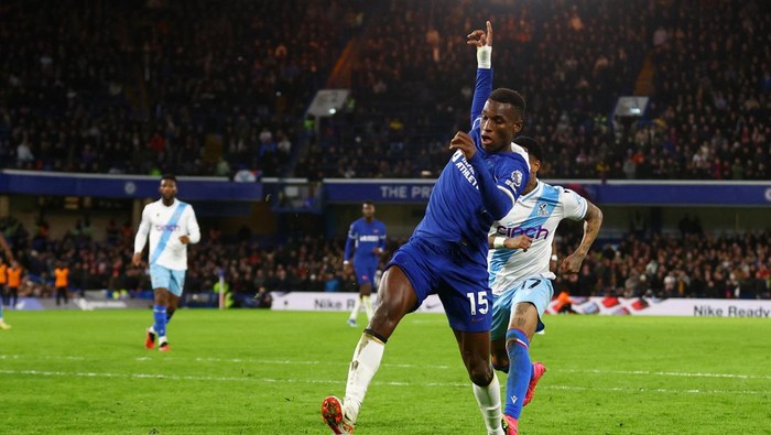 Soccer Football - Premier League - Chelsea v Crystal Palace - Stamford Bridge, London, Britain - December 27, 2023  Chelseas Nicolas Jackson scores their second goal Action Images via Reuters/Matthew Childs NO USE WITH UNAUTHORIZED AUDIO, VIDEO, DATA, FIXTURE LISTS, CLUB/LEAGUE LOGOS OR LIVE SERVICES. ONLINE IN-MATCH USE LIMITED TO 45 IMAGES, NO VIDEO EMULATION. NO USE IN BETTING, GAMES OR SINGLE CLUB/LEAGUE/PLAYER PUBLICATIONS.