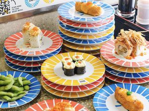 Oishii! Ini 5 Tempat Makan Sushi Hits Buat Makan Siang Istimewa Oishii! Ini 5 Tempat Makan Sushi Hits Buat Makan Siang Istimewa