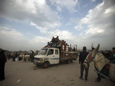 Perjuangan Warga Gaza Pindah-pindah Pengungsian untuk Hindari Israel