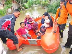 Banjir Aceh Utara Meluas, 4.048 Penduduk Terpaksa Mengungsi Banjir Aceh Utara Meluas, 4.048 Penduduk Terpaksa Mengungsi