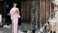 Potret Pamela Bowie Saat Ngopi di Kyoto hingga Sydney