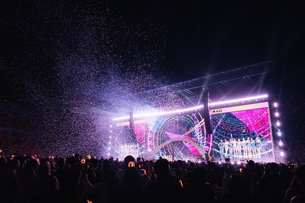 Potret TWICE dalam konser 'Ready To Be' di Jakarta/ Foto: instagram.com/mecimapro Potret TWICE dalam konser 'Ready To Be' di Jakarta