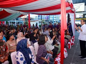 Jokowi Temui Warga di Manado, Pastikan Penyaluran BLT El Nino Lancar Jokowi Temui Warga di Manado, Pastikan Penyaluran BLT El Nino Lancar