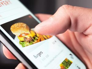 Video: Kebiasaan Pesan Makanan Online Punya Pengaruh Buruk?