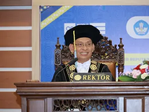 Unair Kukuhkan 9 Guru Besar Bidang Kedokteran dan Ekonomi Bisnis Unair Kukuhkan 9 Guru Besar Bidang Kedokteran dan Ekonomi Bisnis