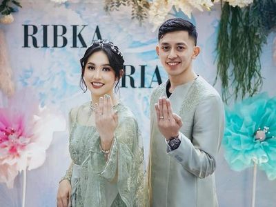 7 Foto Lamaran Pasangan Atlet Badminton Rian Ardianto & Ribka Sugiarto
