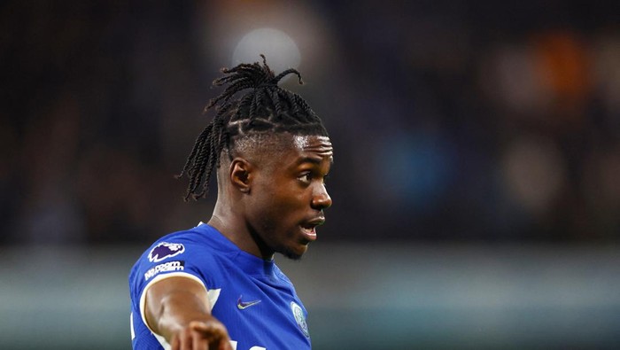 Romeo Lavia Soccer Football - Premier League - Chelsea v Crystal Palace - Stamford Bridge, London, Britain - December 27, 2023 Chelsea's Romeo Lavia Action Images via Reuters/Matthew Childs NO USE WITH UNAUTHORIZED AUDIO, VIDEO, DATA, FIXTURE LISTS, CLUB/LEAGUE LOGOS OR 'LIVE' SERVICES. ONLINE IN-MATCH USE LIMITED TO 45 IMAGES, NO VIDEO EMULATION. NO USE IN BETTING, GAMES OR SINGLE CLUB/LEAGUE/PLAYER PUBLICATIONS.
