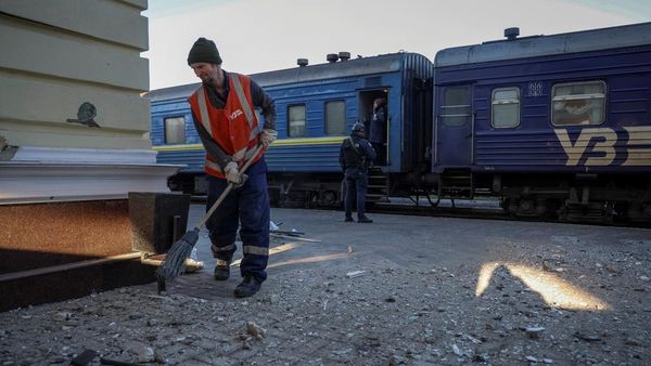 Rusia Gempur Stasiun Kereta Api di Kherson Ukraina