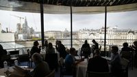 Sensasi Makan di Restoran Legendaris Paris La Tour dArgent