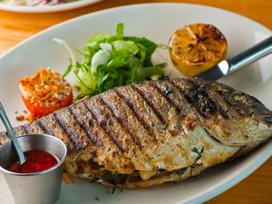Tips Membuat Ikan Bakar Agar Kering Merata dan Tak Berantakan Tips Membuat Ikan Bakar Agar Kering Merata dan Tak Berantakan