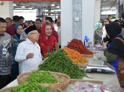Tinjau Pasar Johar Semarang, Maruf Minta Pemda Punya Trik Tarik Pengunjung