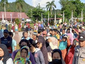 2.400 Paket Sembako Murah di Kantor Bupati Bangka Ludes dalam 2 Jam