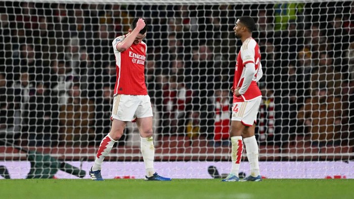 LONDON, ENGLAND - DECEMBER 28: Declan Rice of Arsenal reacts after conceding a penalty to West Ham United during the Premier League match between Arsenal FC and West Ham United at Emirates Stadium on December 28, 2023 in London, England. (Photo by Shaun Botterill/Getty Images)