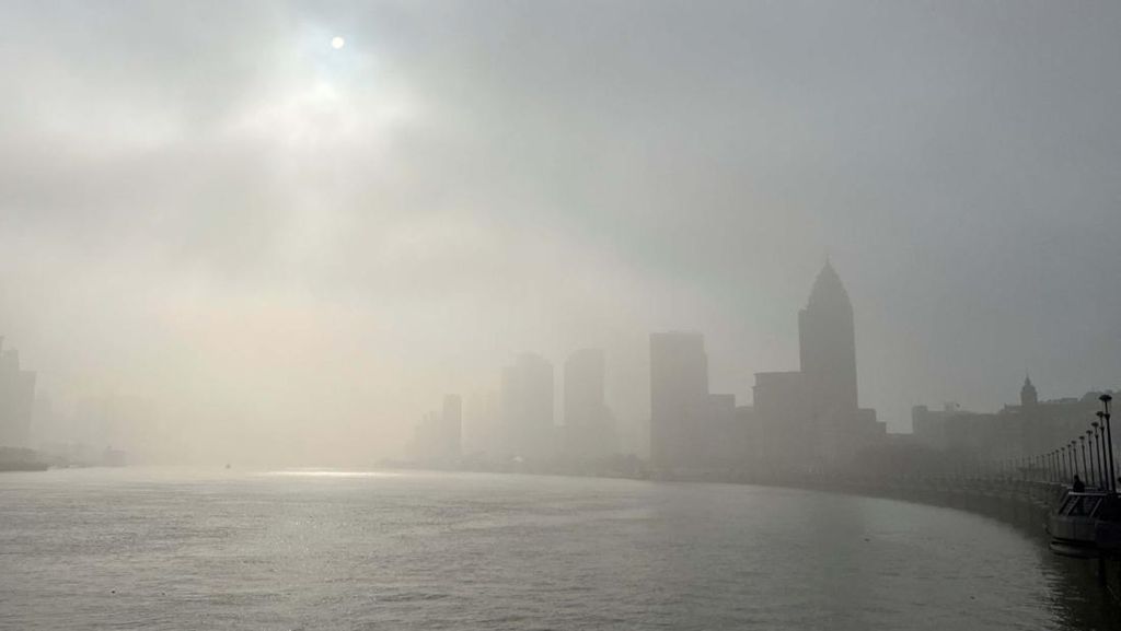 Akhir Tahun, Kota Shanghai Diselimuti Kabut Tebal Akhir Tahun, Kota Shanghai Diselimuti Kabut Tebal