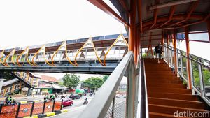 Asyik! JPO Instagrammable Kebayoran Lama Sudah Dibuka