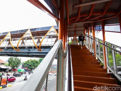 Asyik! JPO Instagrammable Kebayoran Lama Sudah Dibuka