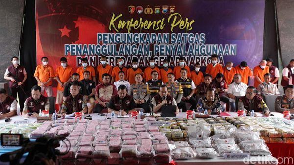Atensi Jokowi, Satgas Anti-Narkoba Polri Tangkap 11.828 Tersangka