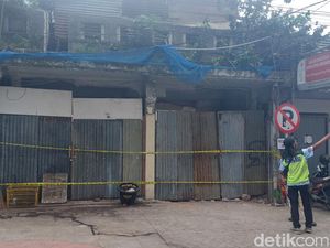 Ruko 2 Lantai di Surya Kencana Bogor Ambruk, 4 Pekerja Sempat Tertimbun Ruko 2 Lantai di Surya Kencana Bogor Ambruk, 4 Pekerja Sempat Tertimbun