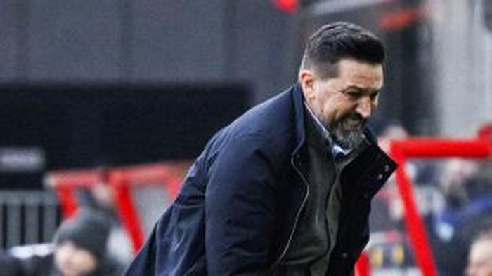 Mechelens Albanian head coach Besnik Hasi reacts during the Belgian 