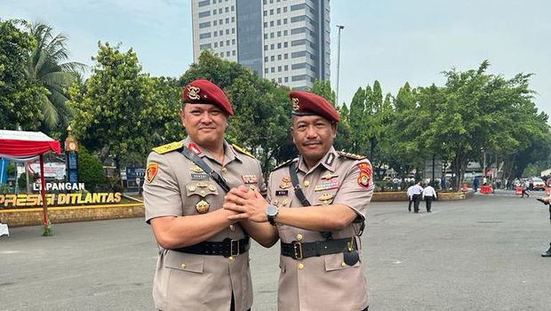 Brigjen Hengki Haryadi mendapatkan promosi sebagai Penyidik Utama di Bareskrim Polri. Posisinya sebagai Direktur Reskrimum Polda Metro Jaya digantikan oleh Kombes Wira  Satya Triputra.