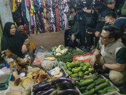 Kunjungi Pasar Menganti Gresik, Cak Imin Dicurhati soal Kenaikan Harga