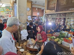 Kunjungi Pasar Wonogiri, Ganjar Sebut Ada Problem Serius Kebutuhan Pokok