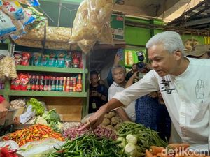 Kunjungi Pasar di Wonogiri, Ganjar Terima Keluhan Harga Cabai Rawit Naik