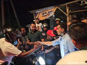 Momen Gibran Turun Mobil Demi Sapa Simpatisan Bermotor di Kupang