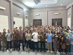 Komitmen Energi Terbarukan Antar Dinas ESDM Jatim Raih 15 Penghargaan