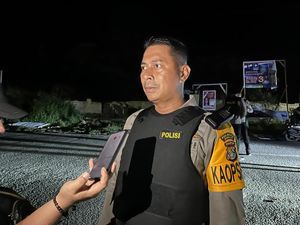 Truk Antar Warga dari Pemakaman Lukas Enembe Terbakar, Polisi: Bukan Dibakar Truk Antar Warga dari Pemakaman Lukas Enembe Terbakar, Polisi: Bukan Dibakar