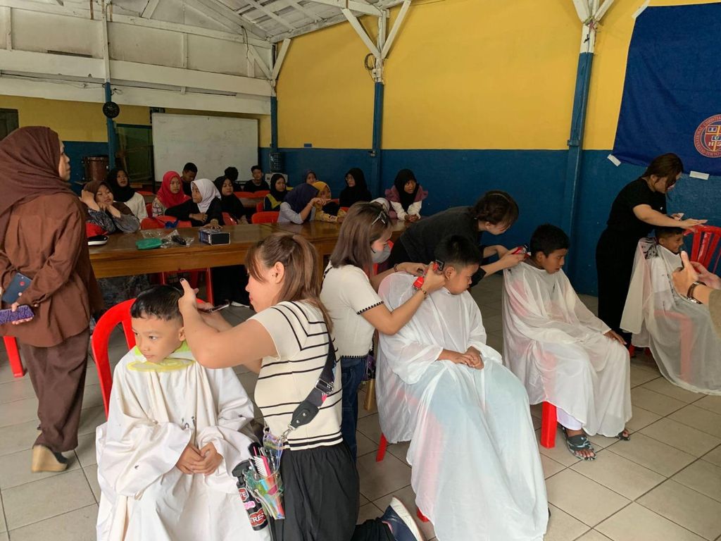 Kegiatan charity One Piece Hair Studio