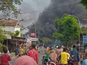 Ledakan Keras di Terjadi di Bangkalan, Rumah Terbakar hingga Rusak Ledakan Keras di Terjadi di Bangkalan, Rumah Terbakar hingga Rusak
