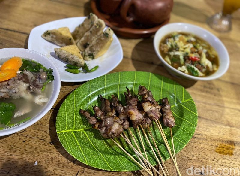 Maknyus! Mampir Tegal, Jangan Lupa Makan Sate Tegal Legendaris Paling Enak Ini