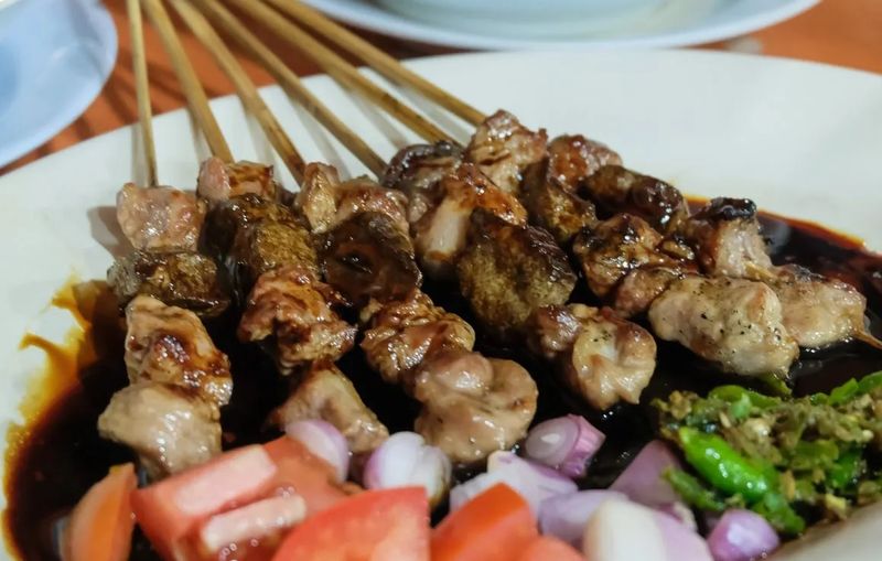 Maknyus! Mampir Tegal, Jangan Lupa Makan Sate Tegal Legendaris Paling Enak Ini