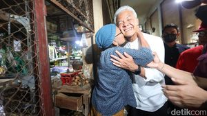 Momen Ganjar Mampir ke Pasar Kota Wonogiri