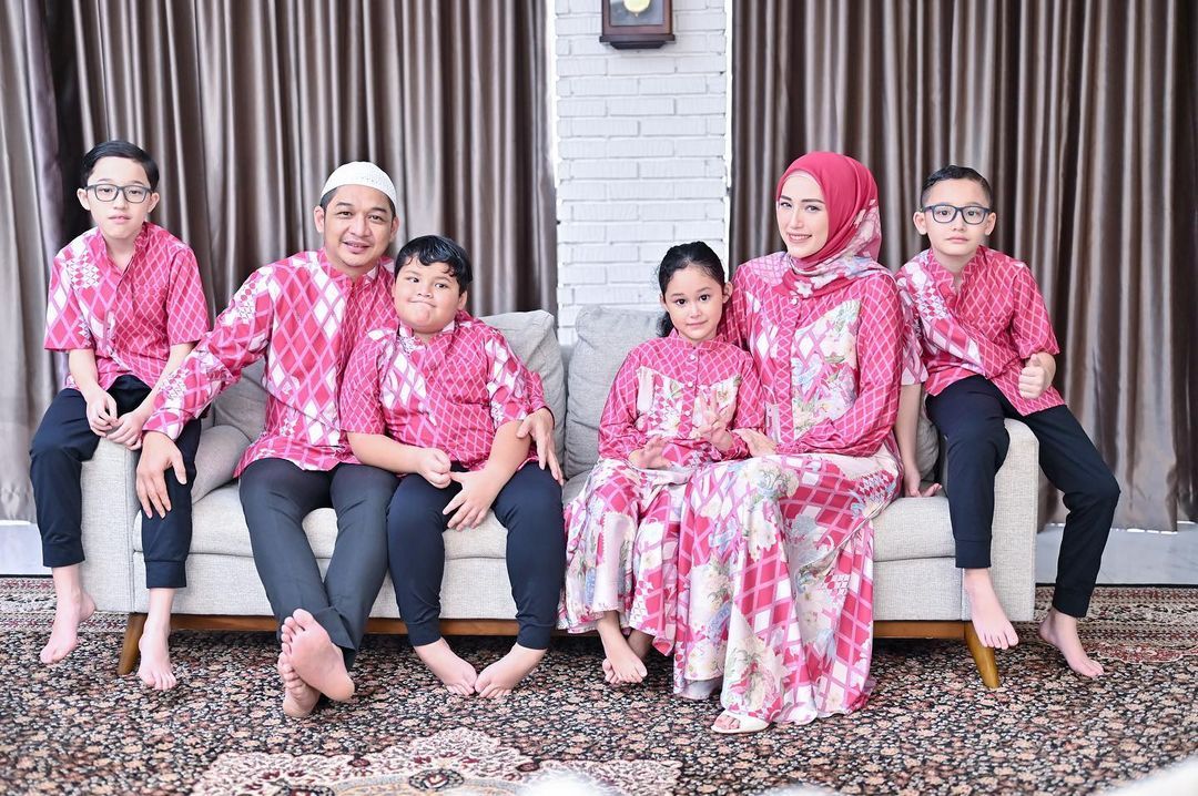 Pasha Ungu dan Ketujuh Anak