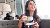 Seru! Paula Verhoeven Mampir ke Kopi Klotok hingga Ngopi Cantik di Kafe