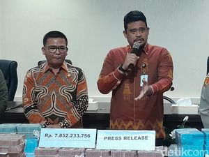 Kejari Serahkan Rp 7,8 M Uang Proyek Lampu Pocong ke Pemkot Medan